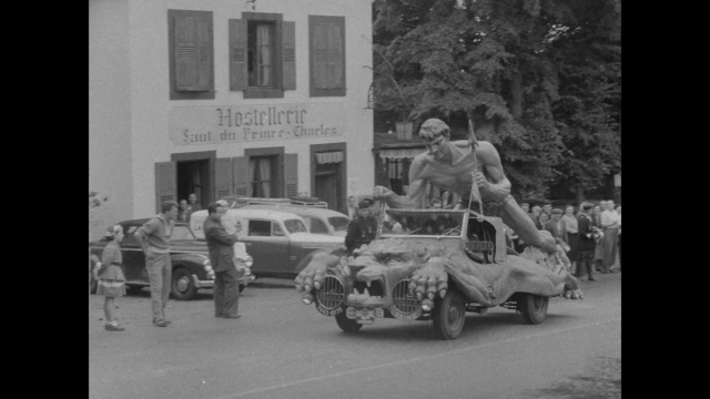 Tour de France (1953): In deze historische sportdocumentaire volgde het Haghe-filmproductiebedrijf drie weken lang de Tour de France, met legendarische Nederlandse deelnemers als Wim van Est, Gerrit Voorting, Jan Nolten en Wout Wagtmans.