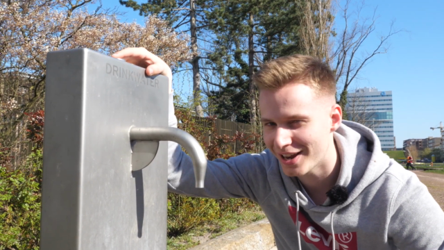 Blowen op stage!? Jeppe rookt een J