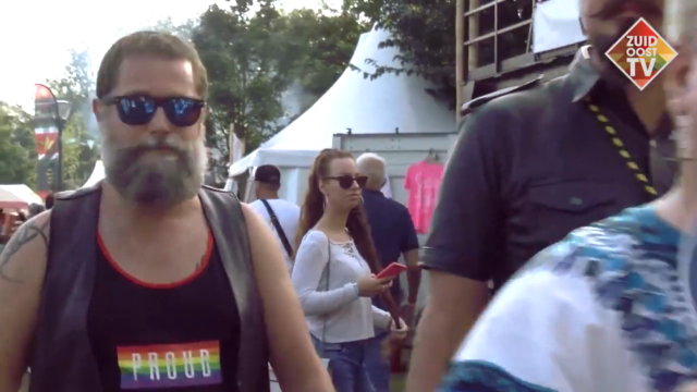 Zuidoost TV @ Roze Kwaku. Wat betekent roze voor jou?