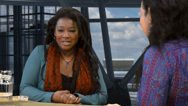 Celestine Raven praat met Leona Philippo over haar leven, haar carrière en haar inspiratiebronnen.