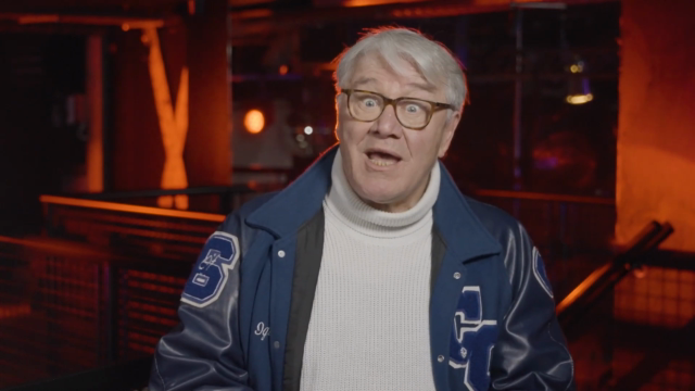 Barrie Stevens, een artiest pur sang. Op zeventienjarige leeftijd kwam hij uit het preutse Engeland naar Nederland. Een lange carrière op de planken volgt.