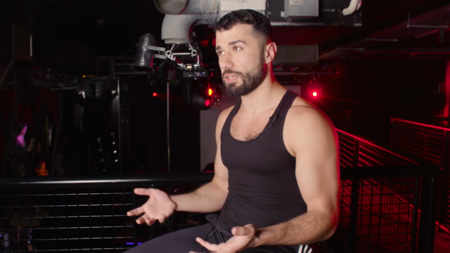 He has his life motto 'Dance or Die' tattooed on his neck. He studied dance and now dances with the Dutch National Opera and Ballet. His message: 'Despite your background, religion or gender, be yourself!'