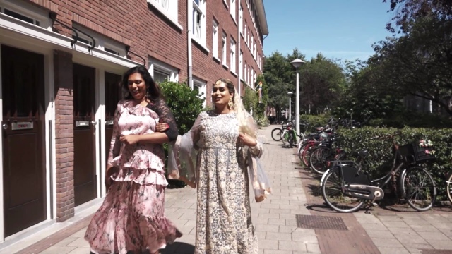 Bij een henna sessie met Sunny en Trishanka