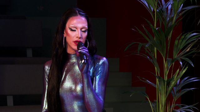 Spetterende drag optredens en een panelgesprek over anti-lhbti-wetten, de drag ban in de VS en de veiligheid van drag performers.