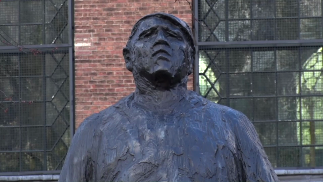Live verslag van de Februaristaking herdenking bij de Dokwerker op het Jonas Daniel Meijerplein