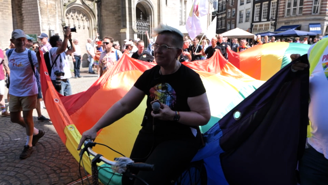 Daan kijkt terug op de Pride walk 24