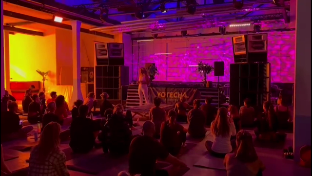 Mediacollege @ADE 2024:  Yotechno (Yoga Techno). ADE reportages gemaakt door de studenten van het Mediacollege.